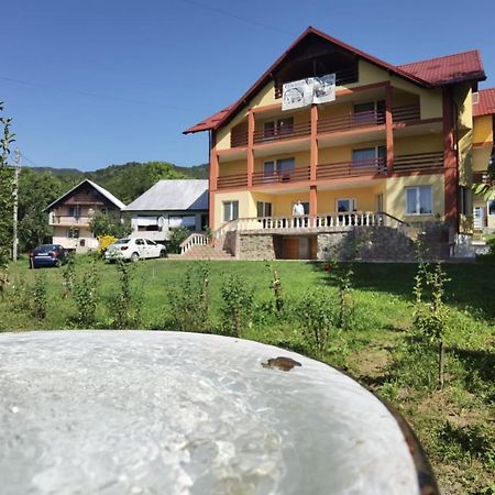 Casa Dobrin Hotel Arefu Luaran gambar